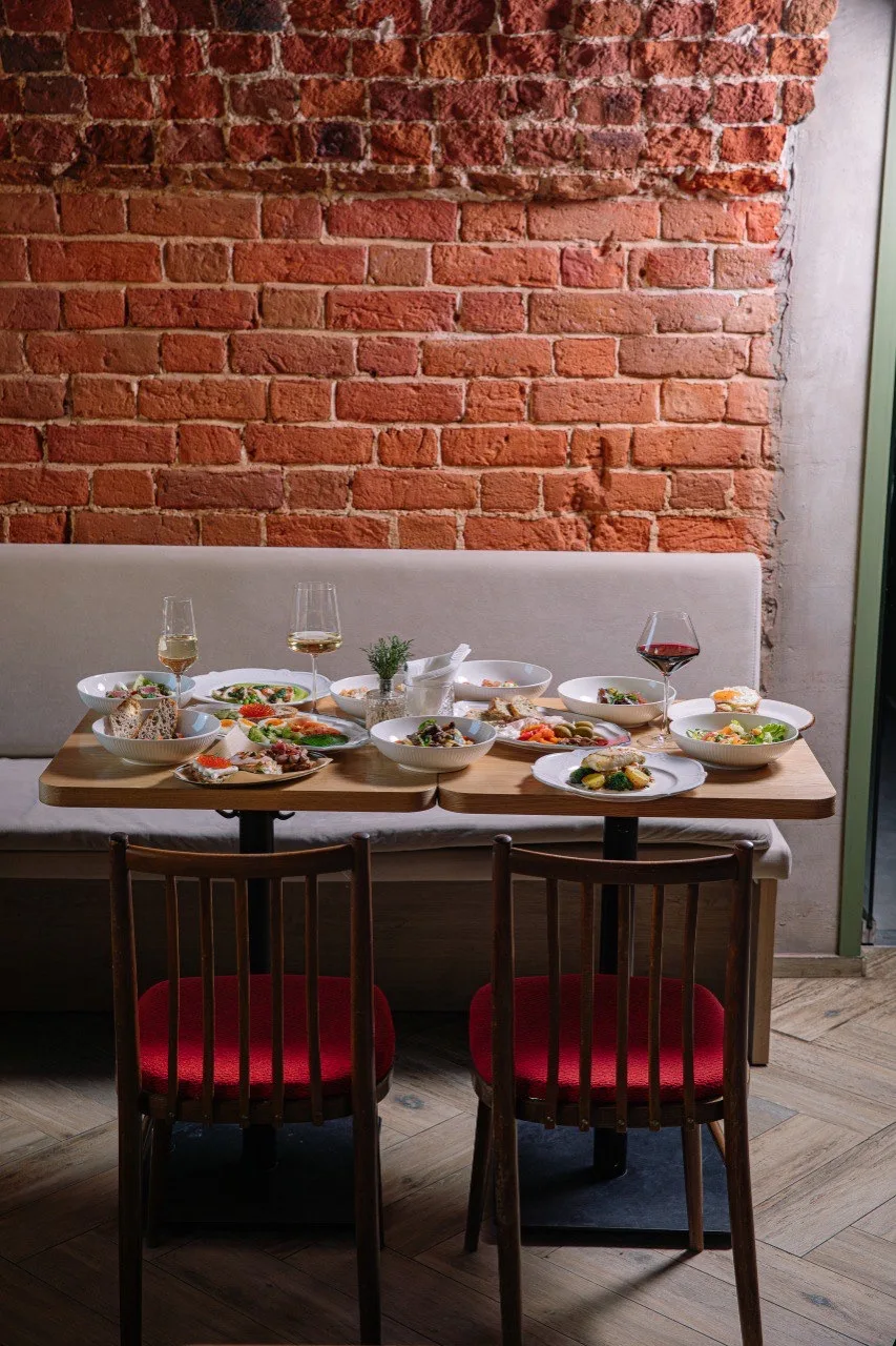 В «Истине» масштабно обновилось меню 🍷🥗  Адрес: ул. Островского, 14  Команда винного бара добавила п