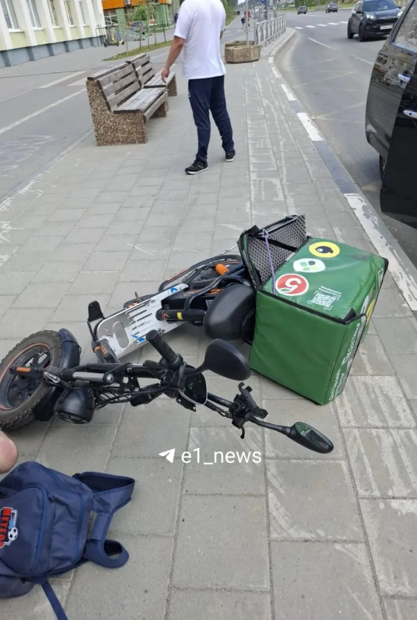 Курьер сбил ребенка в Академе.   Мальчик вместе с мамой вышел из машины на остановке Кольцевая, их т