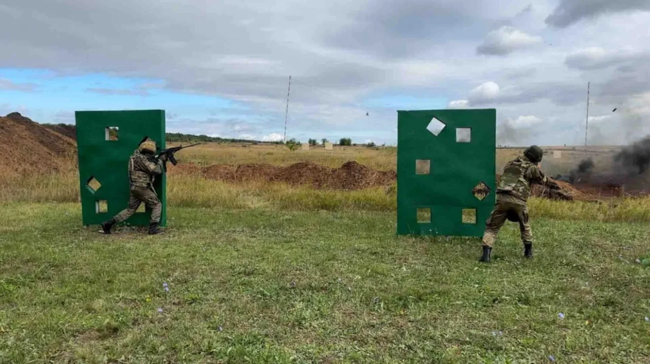Военные под Самарой отработали уничтожение беспилотников на учениях.