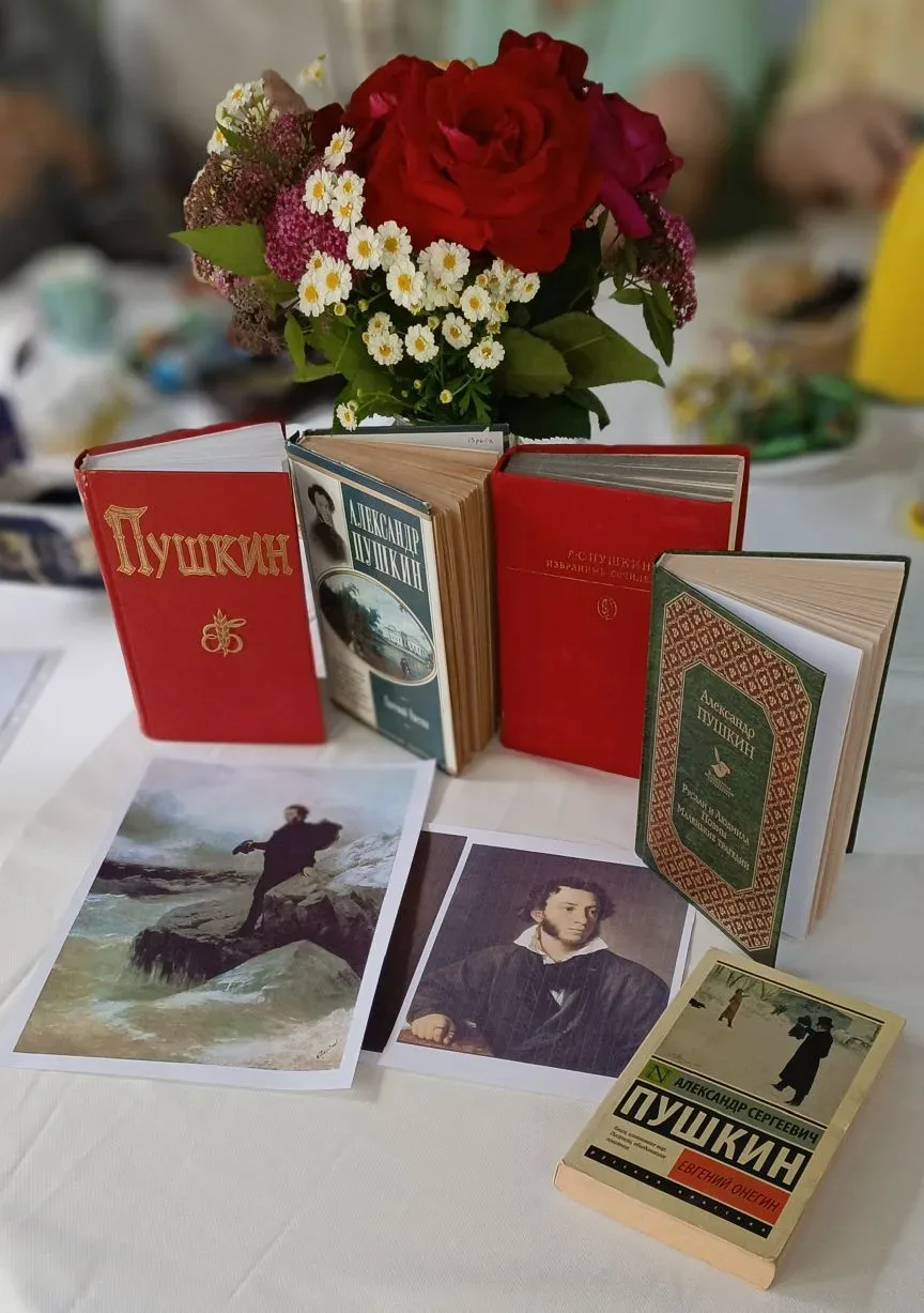 ✨Пушкинские строки
⁣
📜Ежегодно 6 июня в России отмечается Всероссийский Пушкинский день и День русс