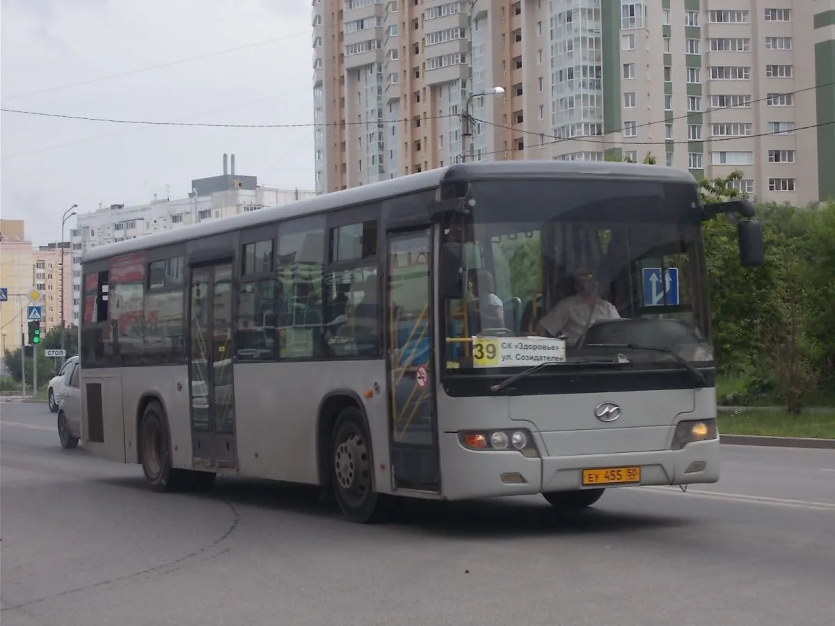 Повышение цен на проезд в автобусах этой осенью решили заморозить на неопределенный сро...