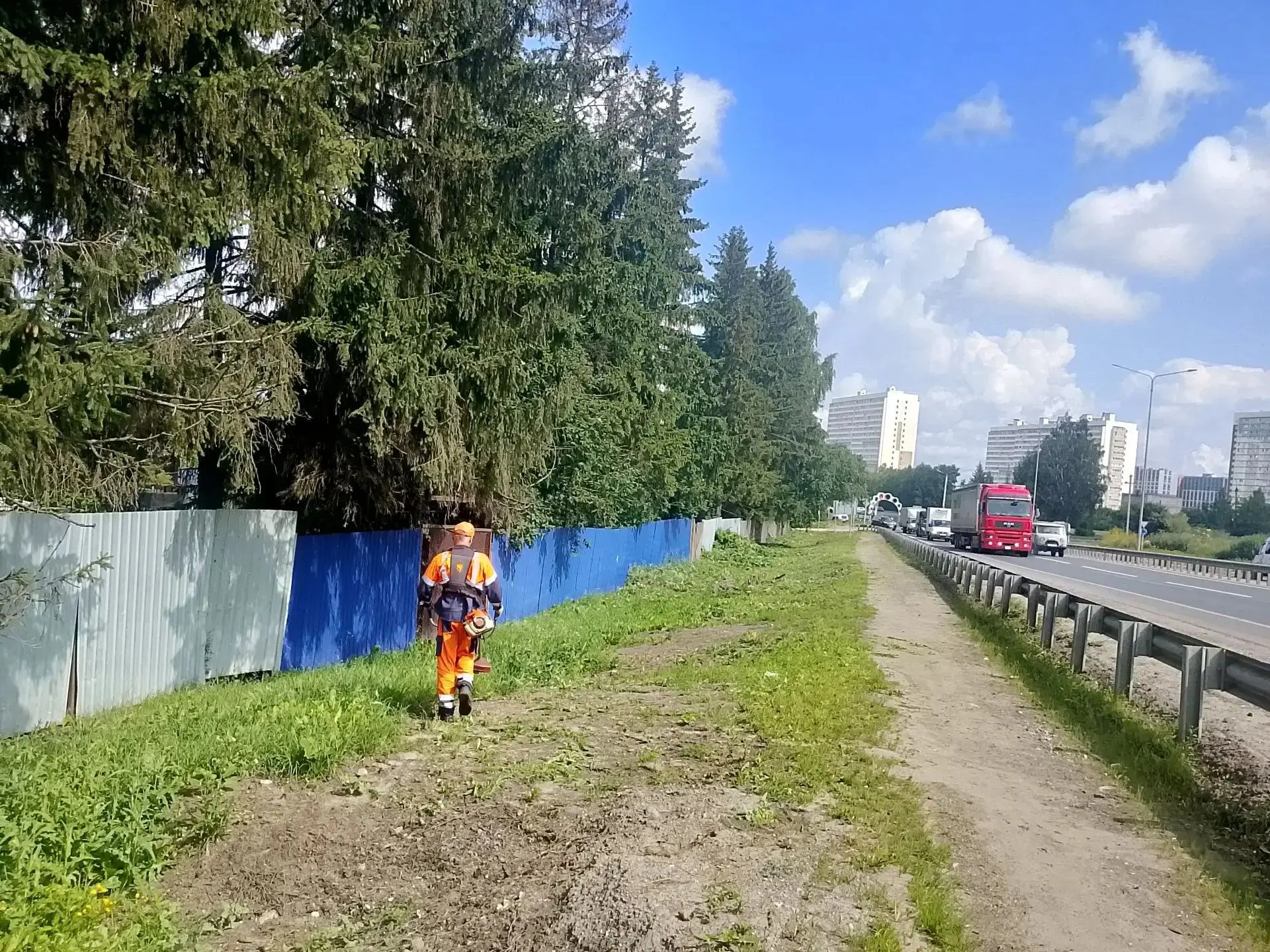 🌿Вятавтодор продолжает работу по содержанию дорог Кировской области 

16 июля на дорогах региона:


