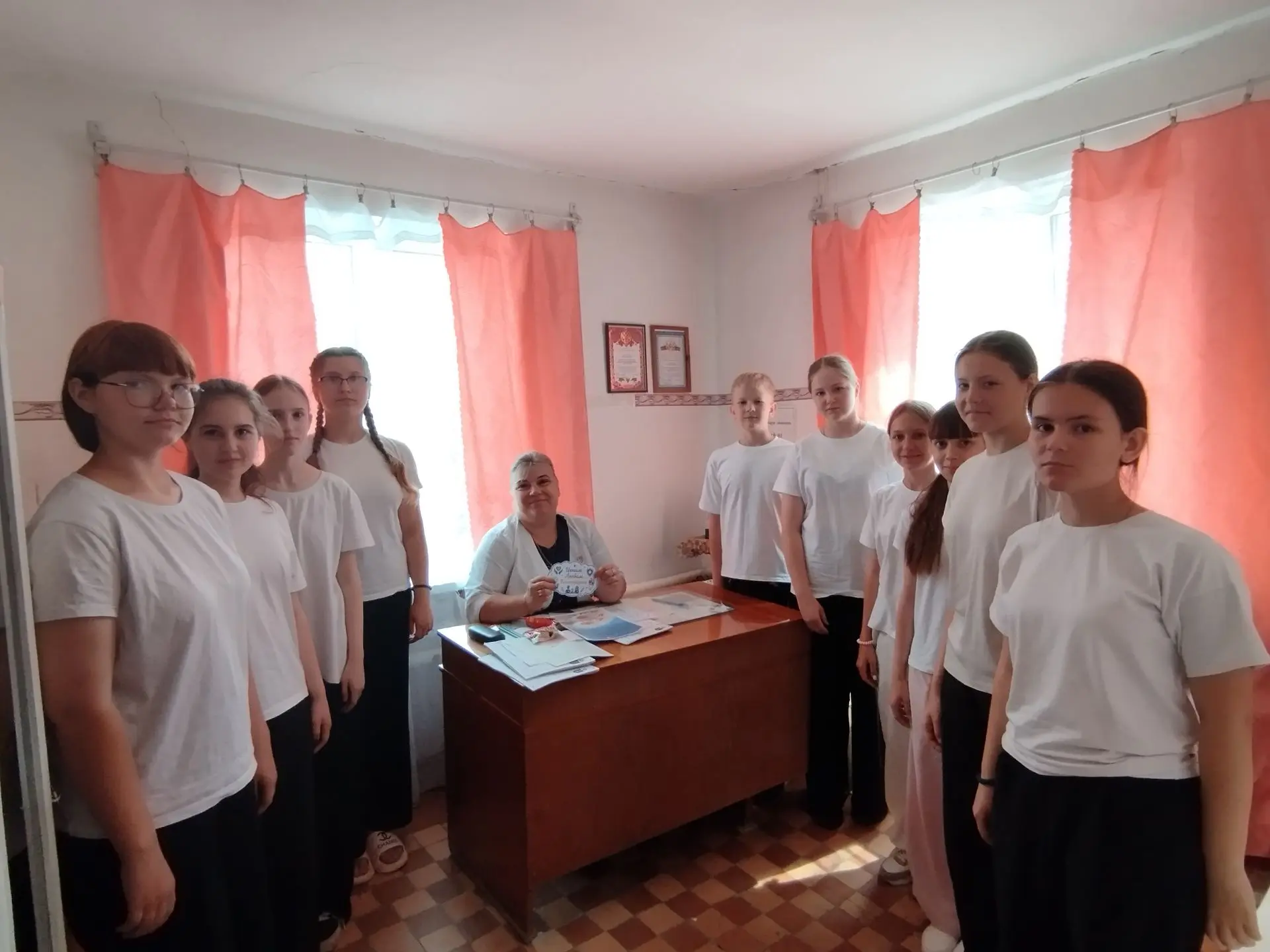 Поздравляем с Днём медицинского работника!

Уважаемые работники медицины!!! 
Этот день — прекрасный 