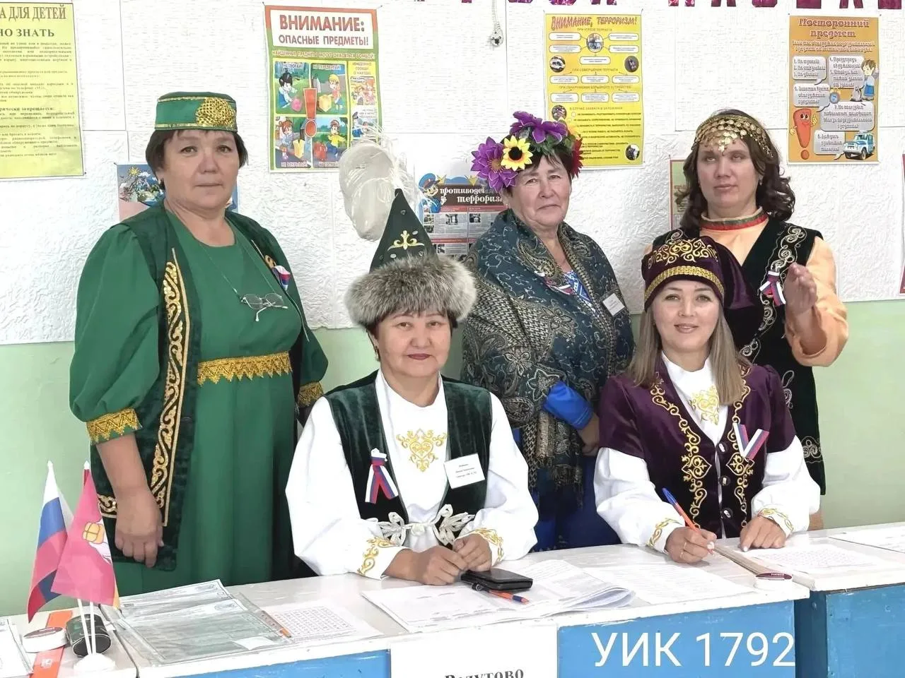 В Челябинской области члены избирательных комиссий решили добавить колорита в процесс г...