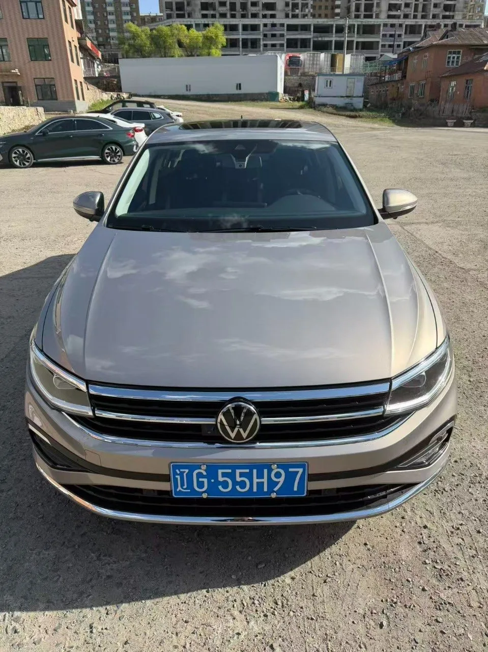 VOLKSWAGEN BORA