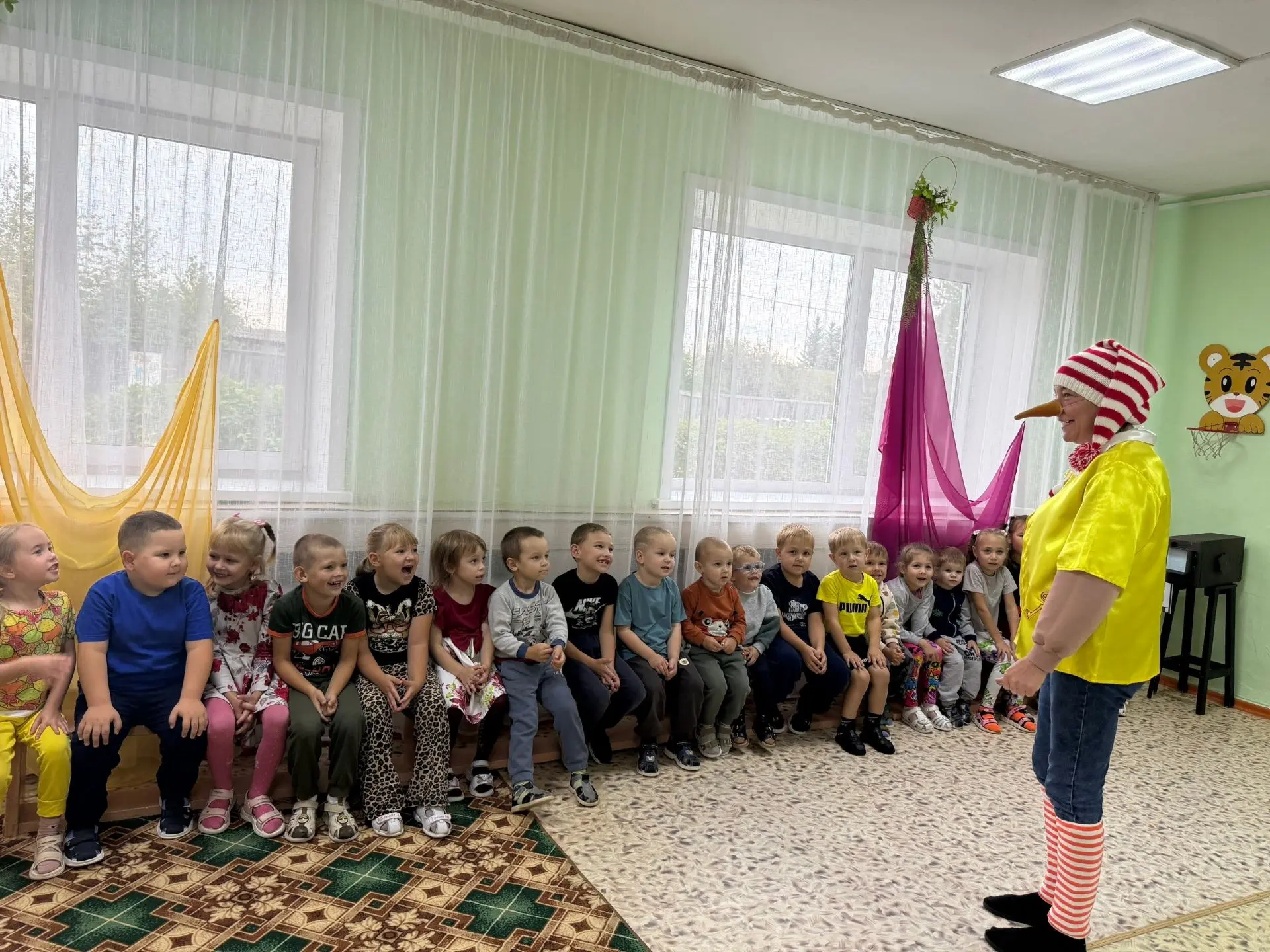 В этот день, как и во всех школах, в детских садах тоже отмечают начало нового учебного...
