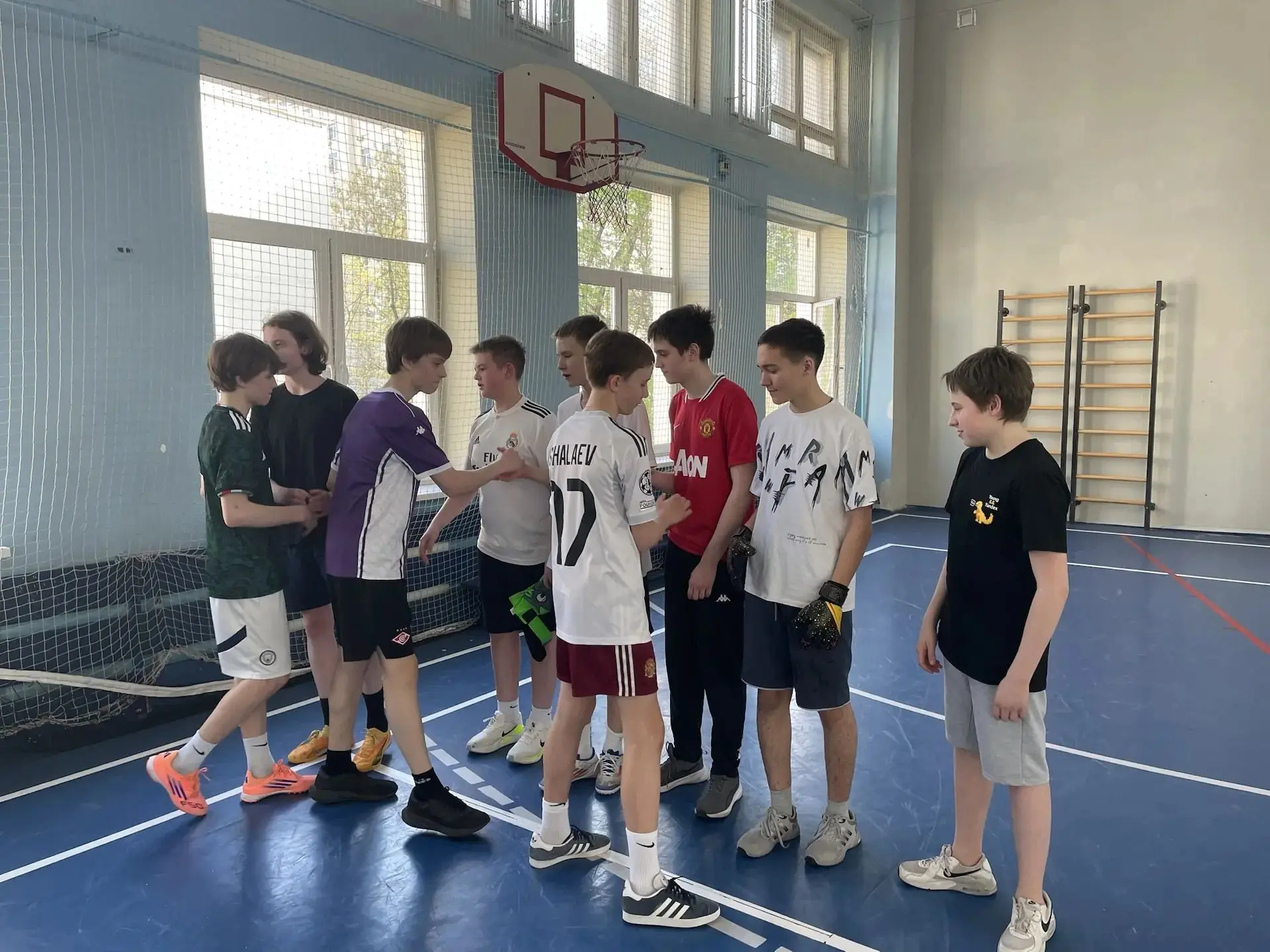 В школьном спортивном клубе «Гепард» продолжается групповой этап чемпионата Лицея по мини-футболу ср