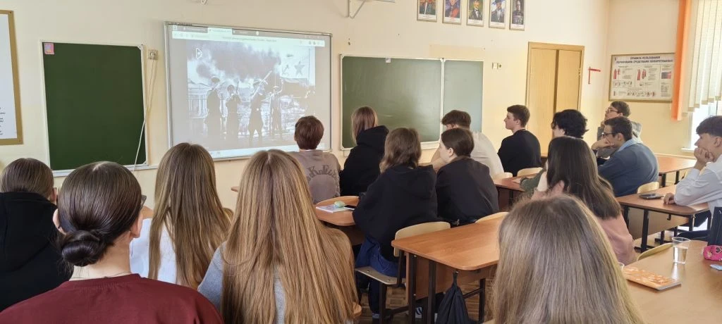 🇷🇺КРЫМСКАЯ ВЕСНА: ОДНО СЕРДЦЕ НА ВСЕХ!🇷🇺 18 марта 2026 г. в нашей школе прошел значимый день — мы пр