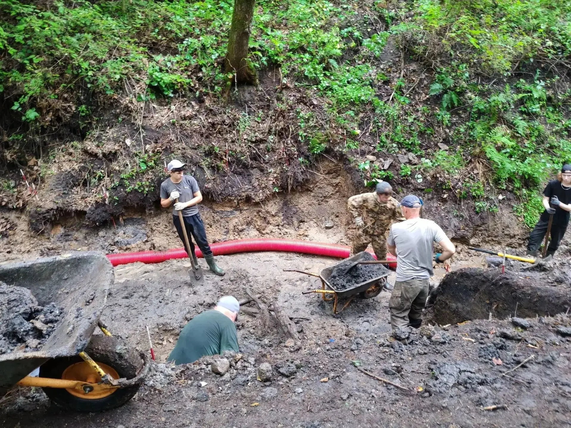 ⛏️Артёмовские школьники нашли артефакты XIII века в Шайгинском городище