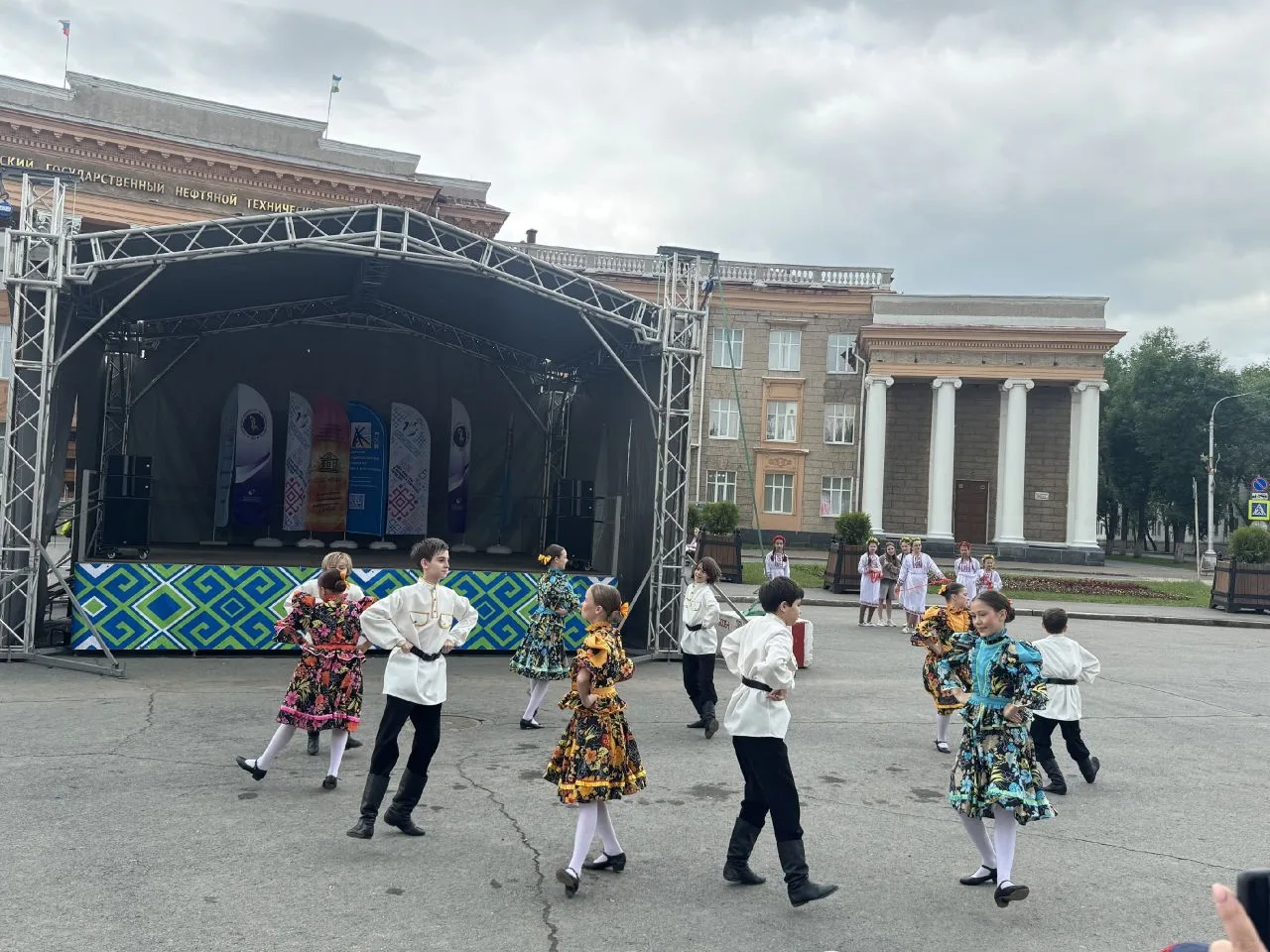 🇷🇺 12 июня, площадь им. Серго Орджоникидзе 🇷🇺

🎶 Учащиеся и преподаватели УДШИ им. В.Н. Пегова 