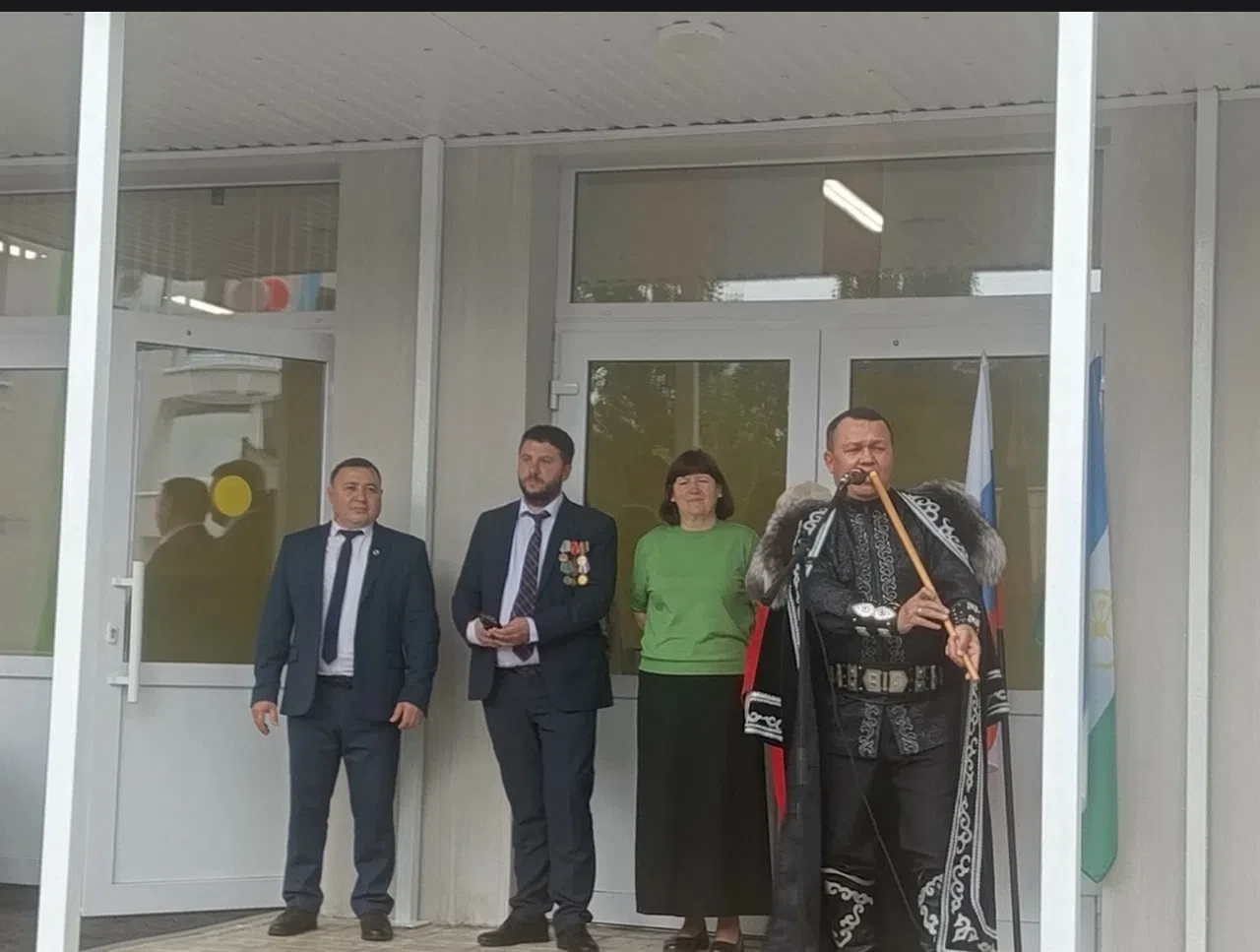 Заслуженный артист РБ Азамат Асаинов выступил на церемонии открытия XIII городского обр...