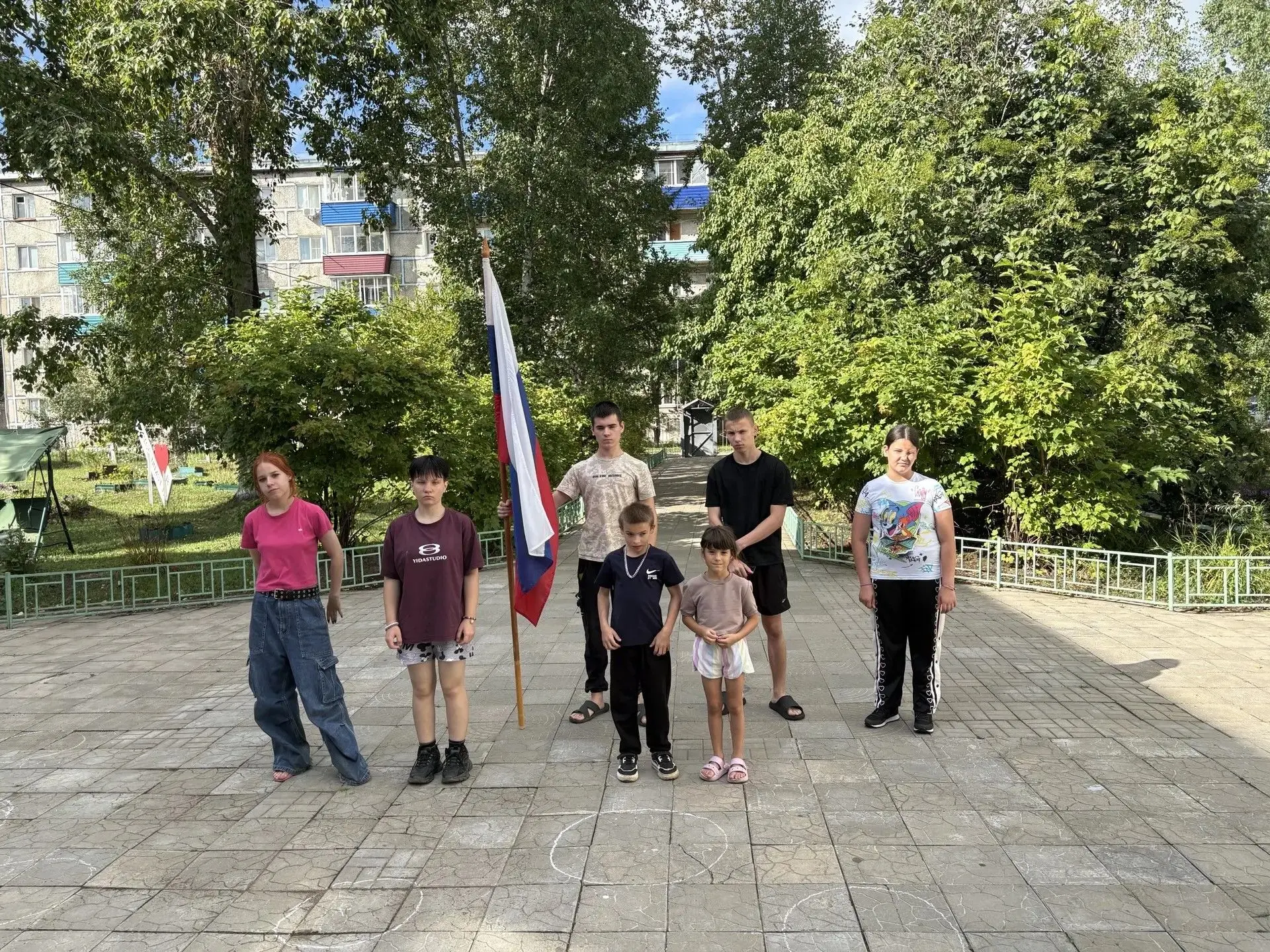 Мероприятие, приуроченное ко Дню российского флага, прошло в формате увлекательного кве...