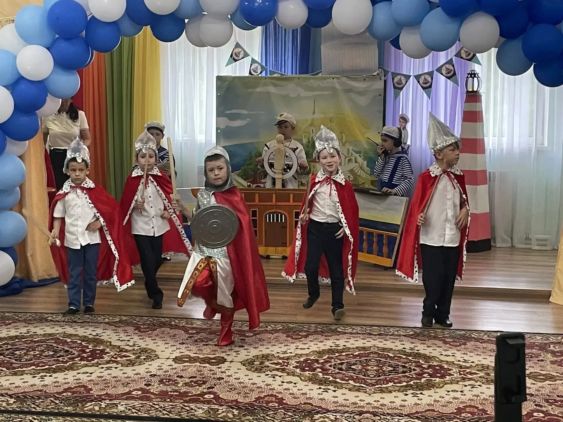 В подготовительных группах нашего детского сада прошли долгожданные выпускные праздники...