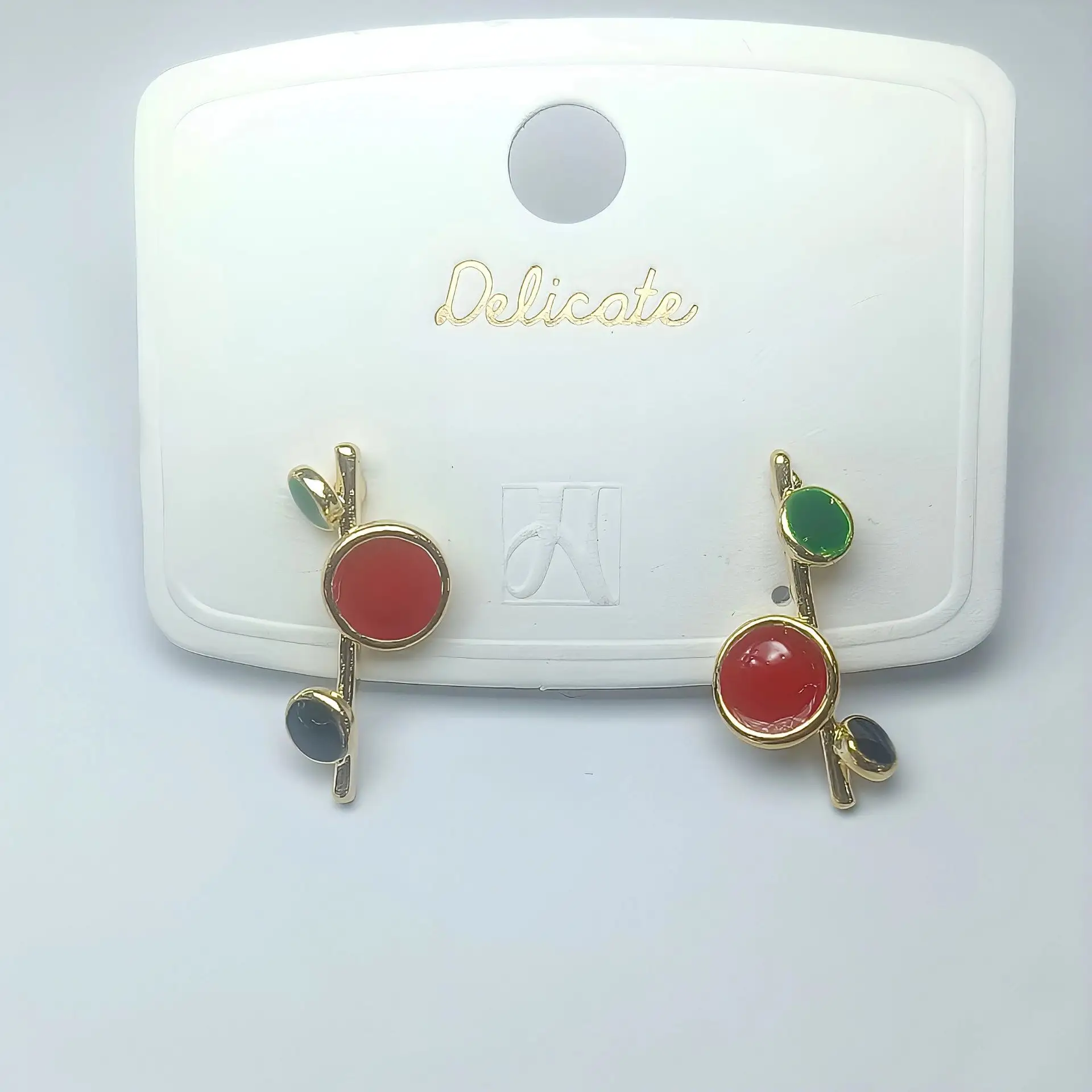 Серьги асимметрия. Эмаль.595=>357р