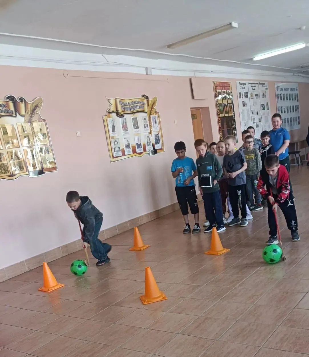 «Конфетная ярмарка» в нашем летнем лагере 🍬🍭
 
Славу кондитерам, которые изобрели конфету! Ведь им