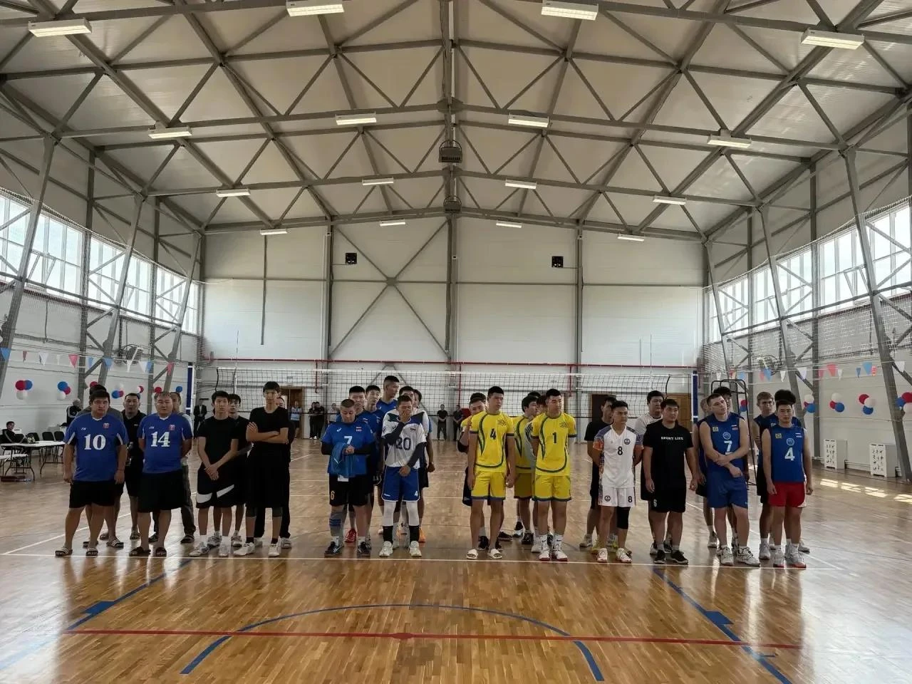 Хорошая новость в области спорта для жителей Октябрьского района: в Большом Царыне откр...