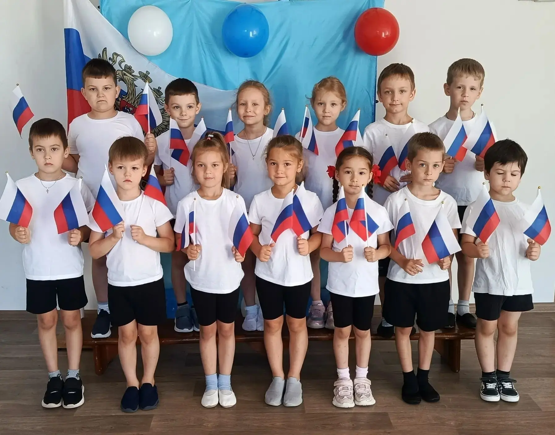 День Флага-21 августа🇷🇺 учимся любить Родину через простые вещи🇷🇺 . Сегодня в нашем...
