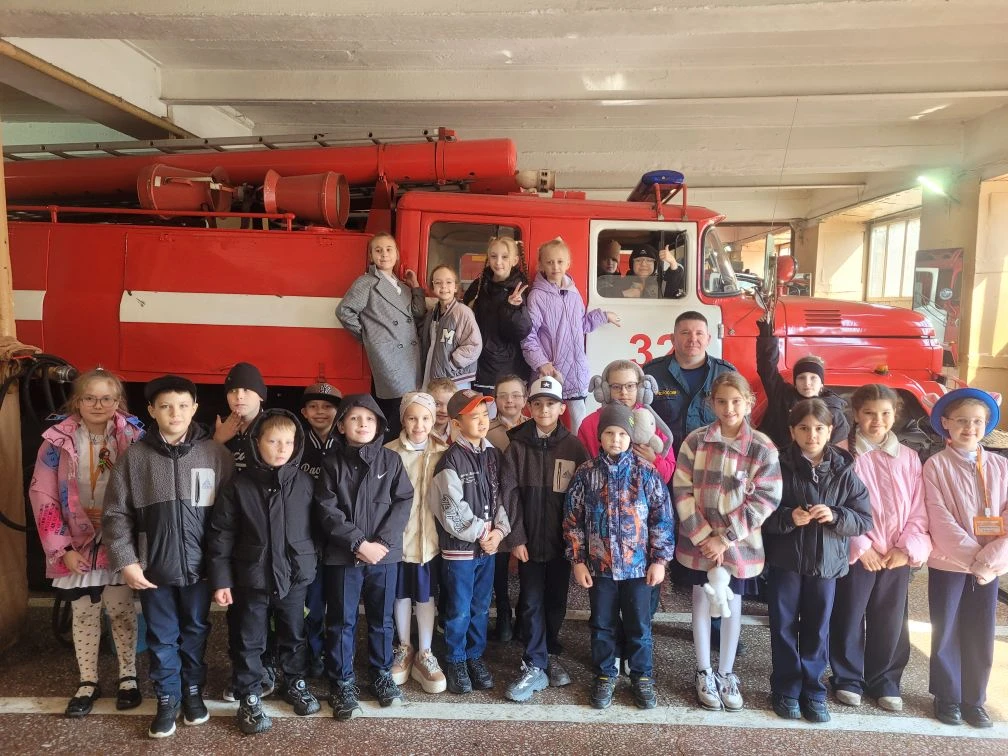 🚒 Сегодня ученики нашей школы побывали на увлекательной экскурсии в местной пожарной части. Это было