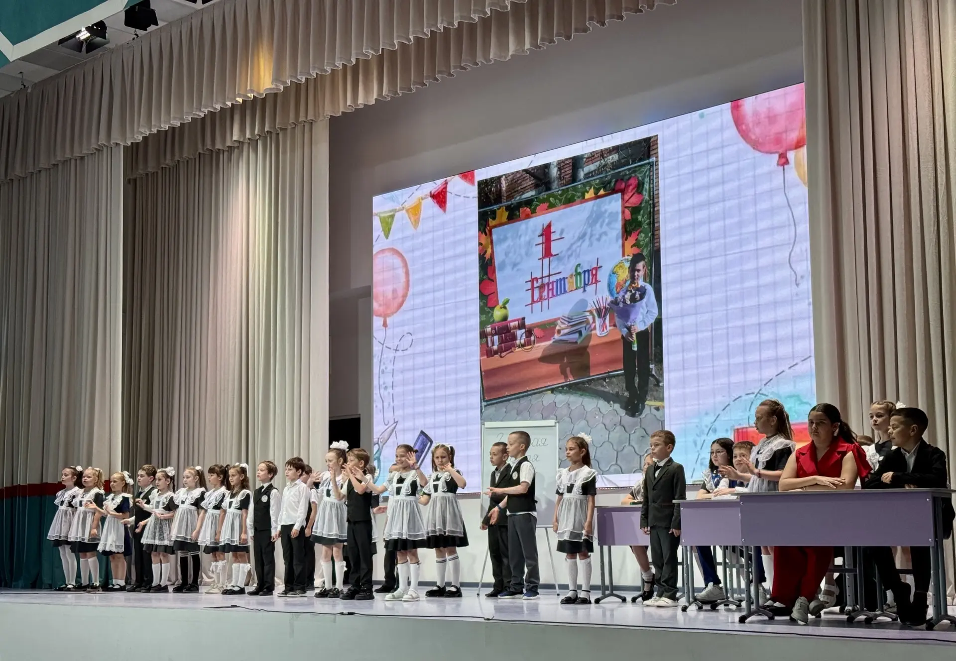 ✨ Прощай, начальная школа!✨  🏫 22 мая навсегда останется в сердцах учеников 4Д, 4Е и 4Ж классов — им