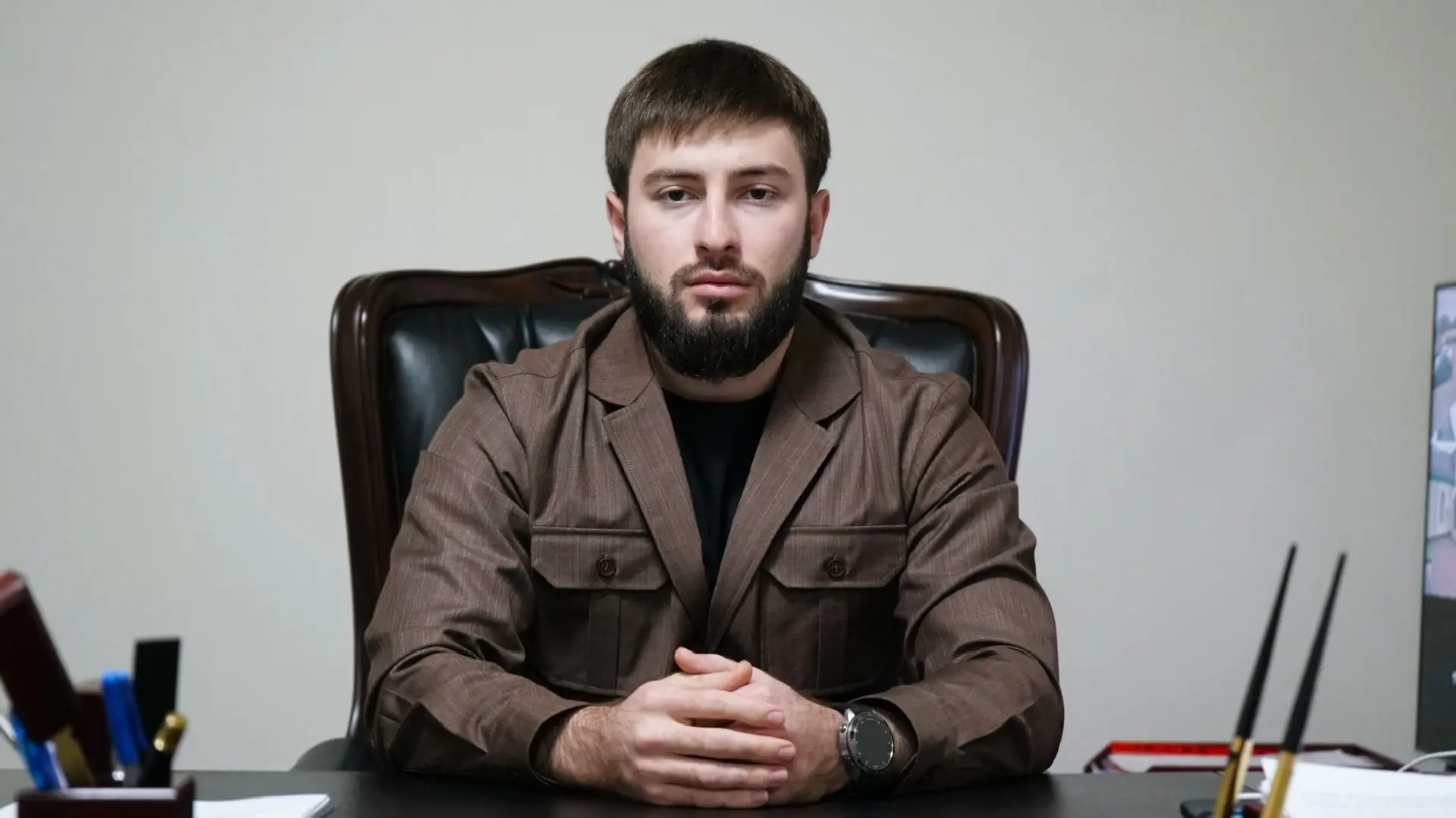 Уважаемые коллеги, дорогие работники сферы образования!  От всей души поздравляю вас с наступающим Н