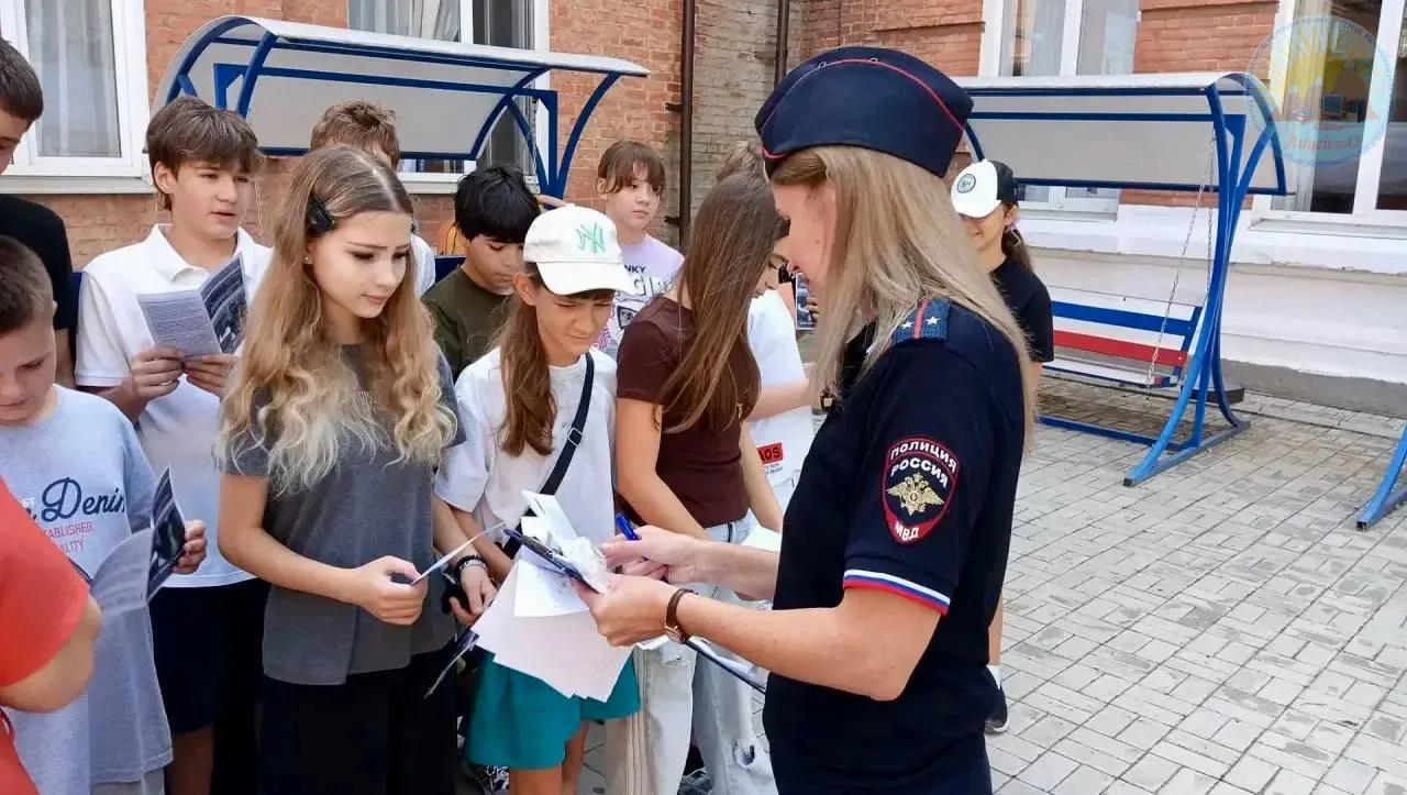 В рамках акции «Каникулы с общественным советом» в лицее прошла встреча с сотрудниками ...