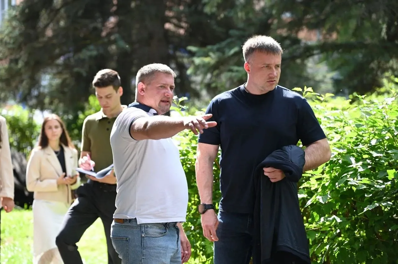 В рамках контроля за исполнением ранее выданных поручений провёл выезд на улицу Крюкова.