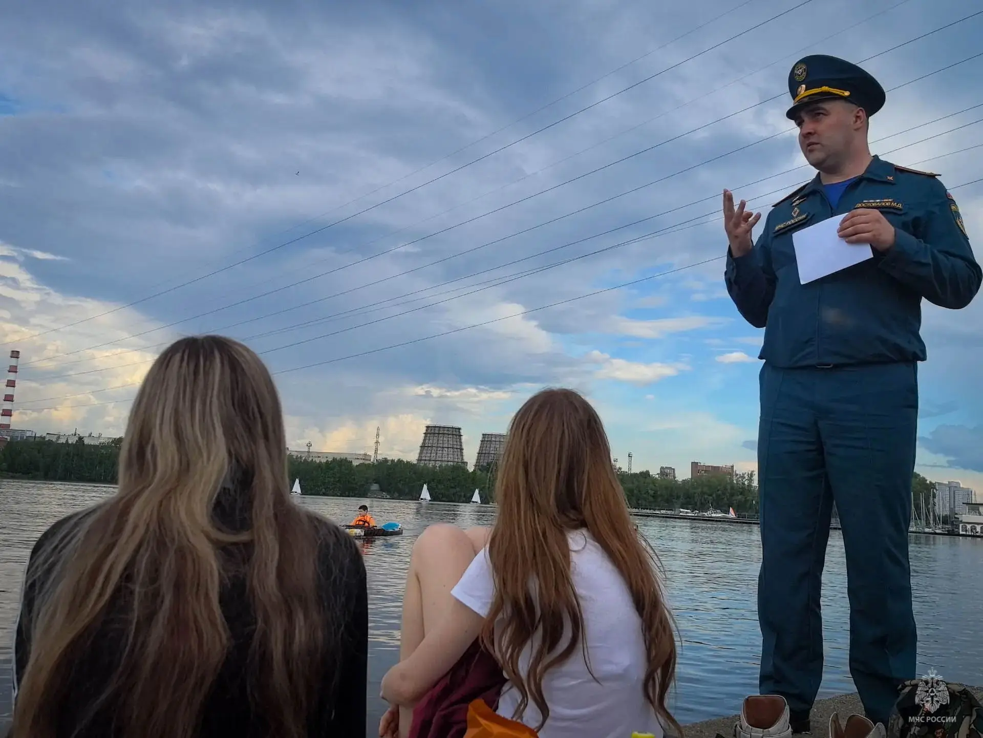 ❗🧑‍🚒Сотрудники 1 пожарно-спасательного отряда провели профилактику на водоёмах Екатеринбурга

💬В 