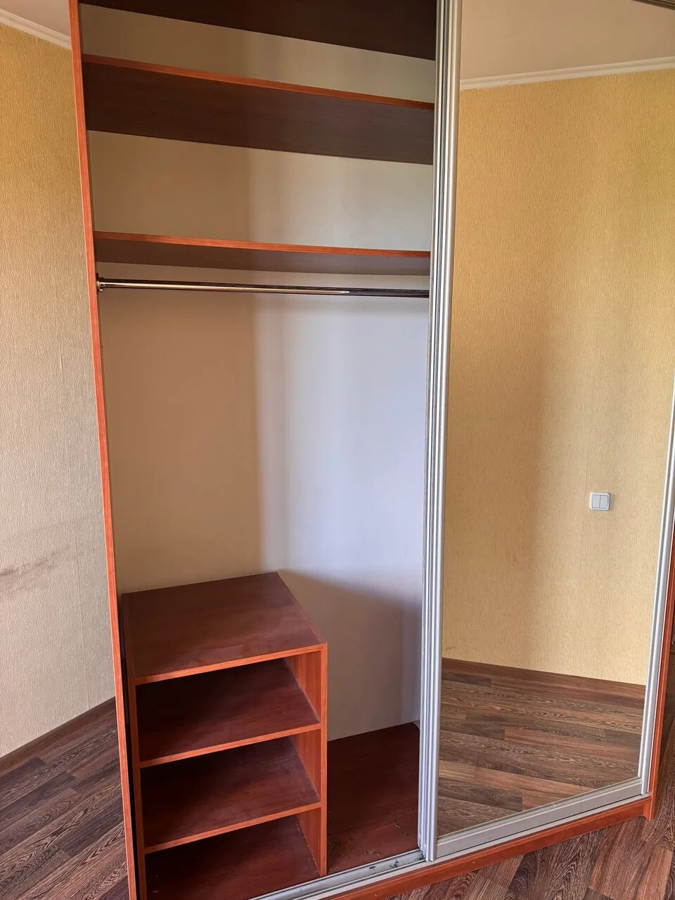 Продам шкаф-купе, новый, 32000