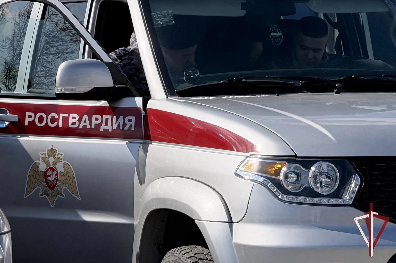 В Охе Росгвардия остановила автомобиль с пьяной девушкой за рулём
