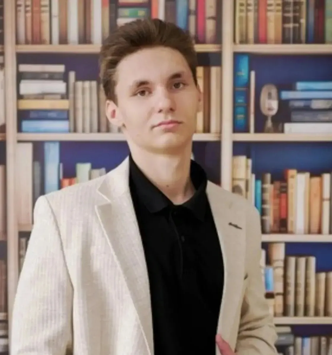 💫 Наши звёзды ГИА‑2026

📒Михаил Гардеев, выпускник школы № 2, набрал 80 баллов по истории.
Увлечен