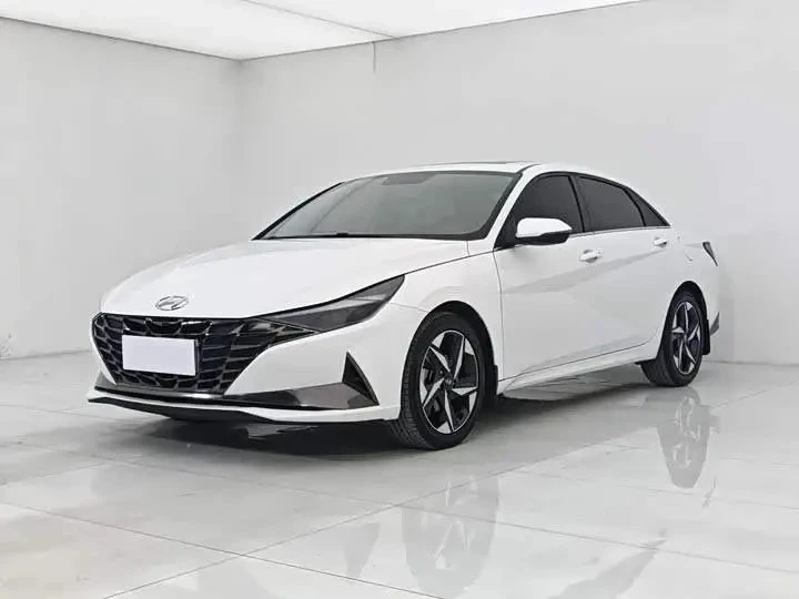 Hyundai Elantra GLX 🇨🇳
1,5L, 115 л.с., CVT, 2WD
Год выпуска: 2022
Пробег: 37 т.км.
Хорошее состоян