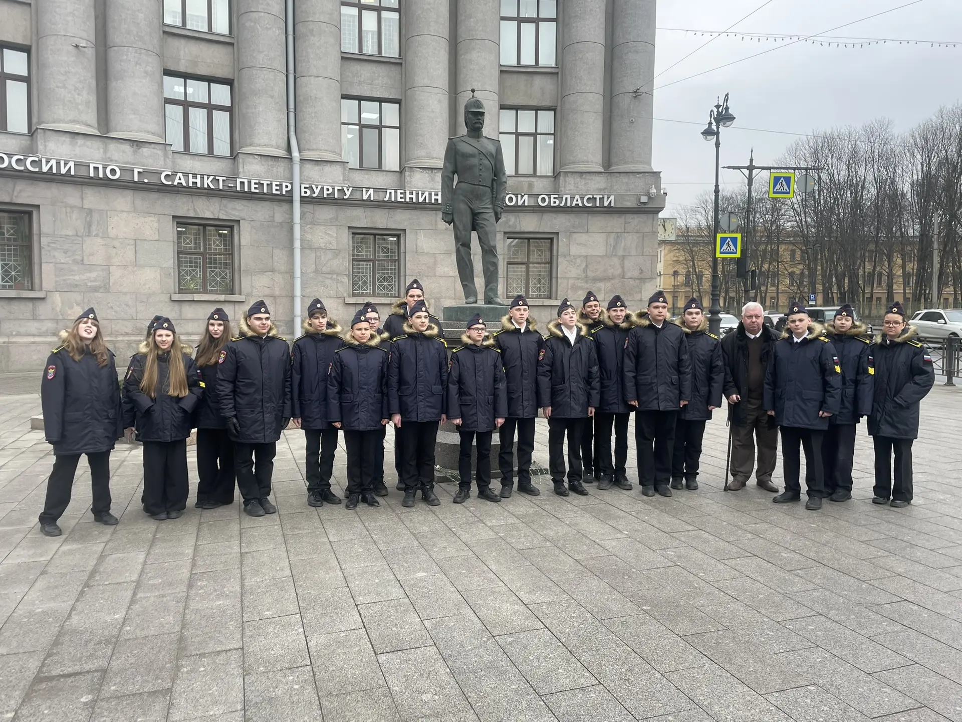✨ Экскурсия памяти: кадеты 8-х классов почтили героев прошлого ✨  25 марта для учеников 8-х классов 