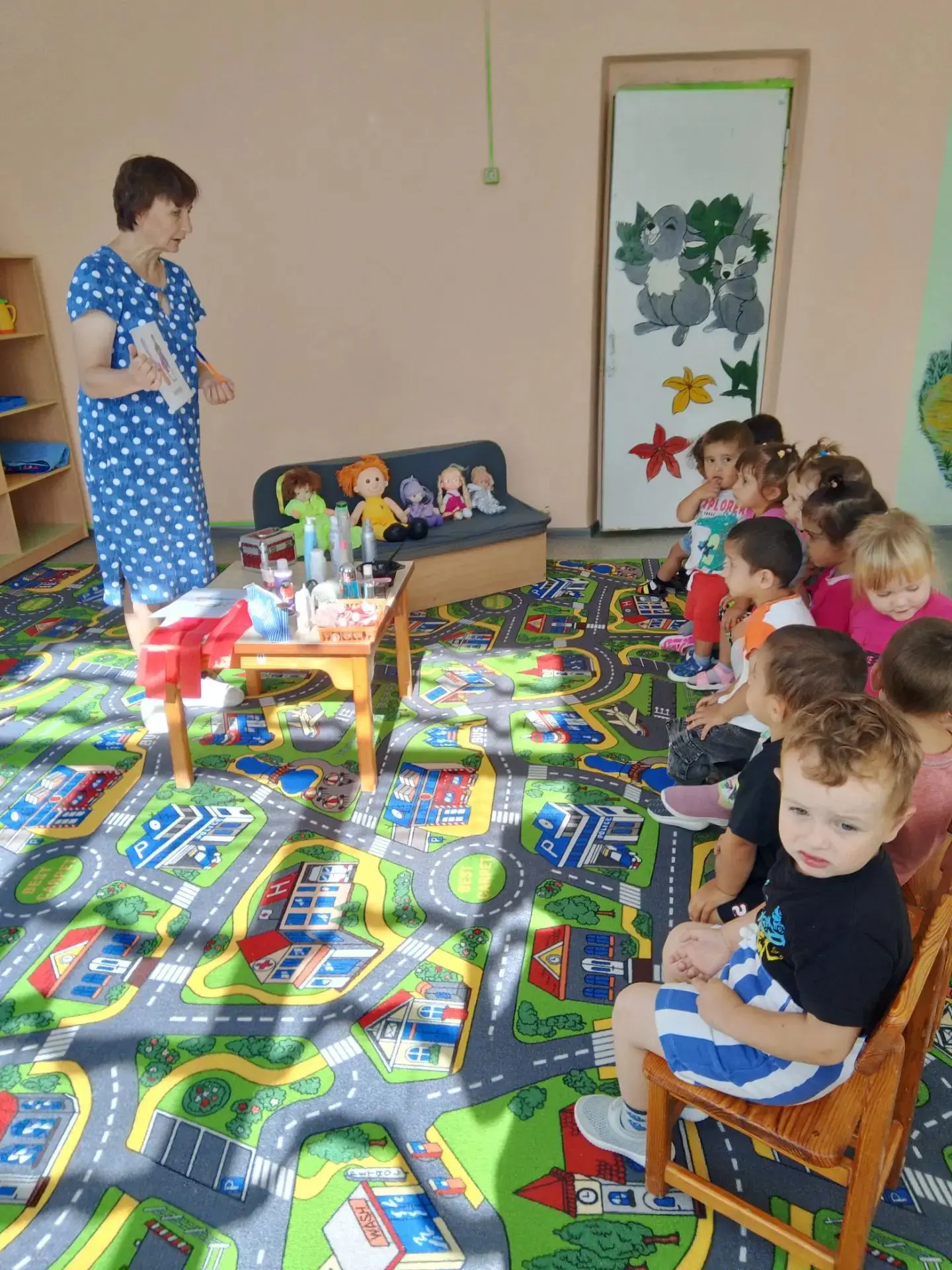 " День причесок" в младшей группе.