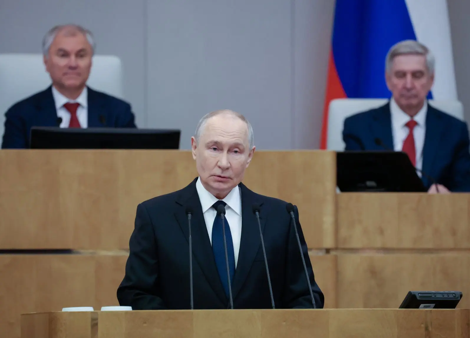 Первое пленарное заседание Государственной Думы IX созыва. Перед депутатами выступил Пр...