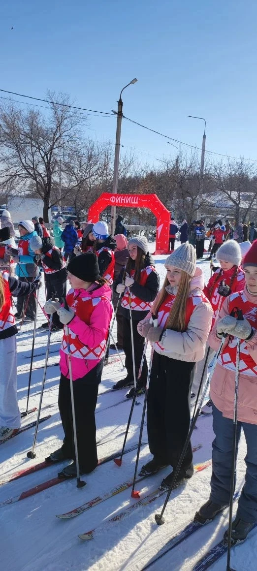 ⛷️18-го (среди 4-х классов) и 19-го (5-9 класс) февраля прошли городские соревнования по лыжным⛷️ го