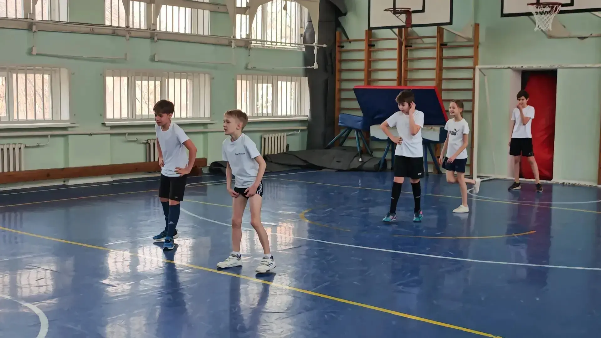 ⚽22 марта на базе МАОУ лицея №28 состоялся полуфинал соревнований по мини-футболу среди 5-х классов 