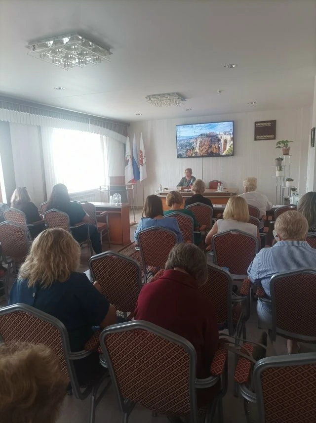Главными архивистами отдела комплектования Госархива проведен семинар с представителями...