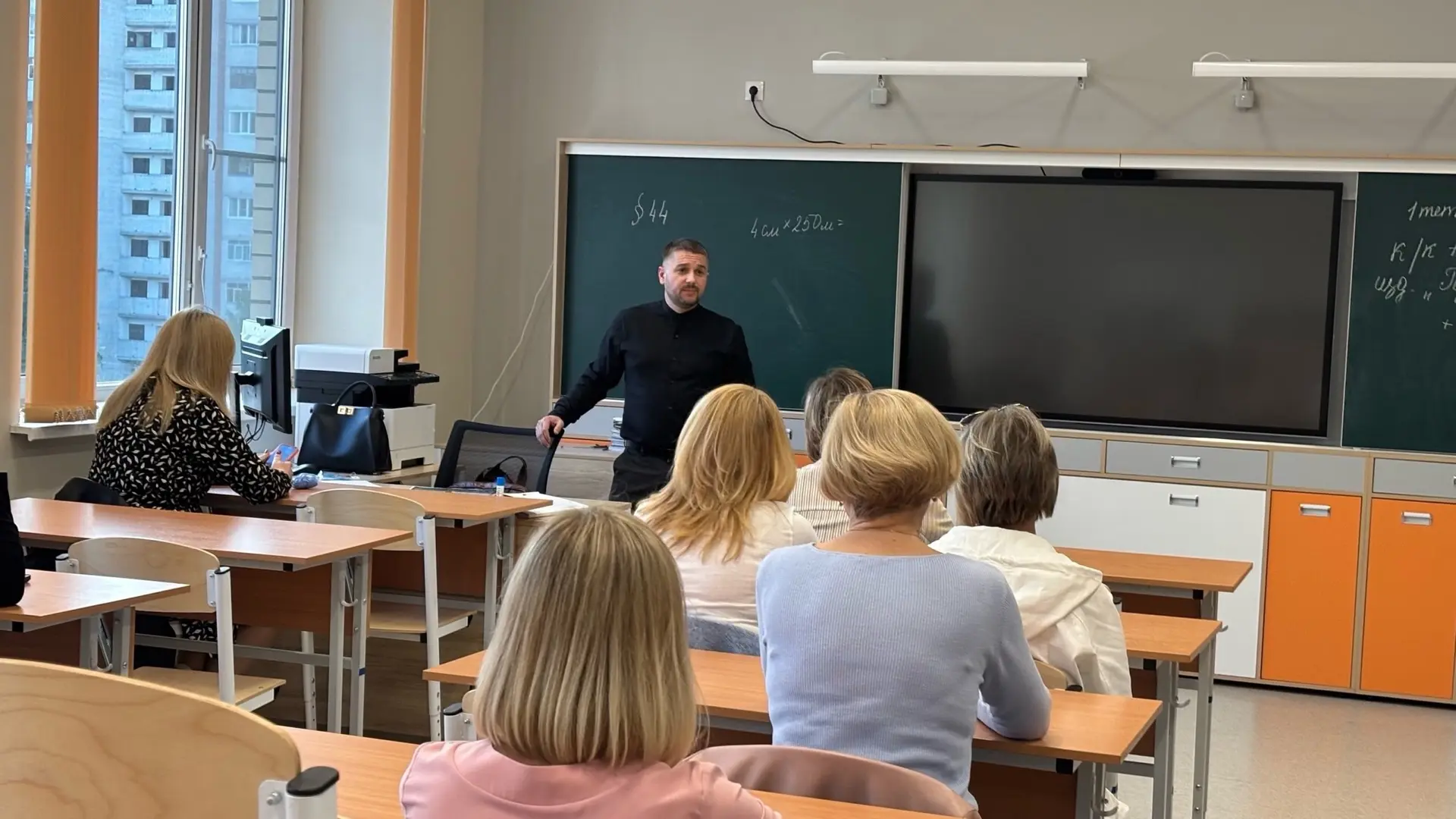 В 32-й школе г. Йошкар-Олы прошло профориентационное занятие с участием сотрудников УФСИН России по 