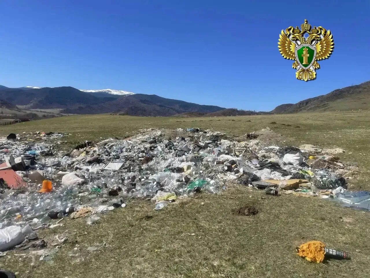 ⚡По представлению прокурора на территории Онгудайского района устранена несанкционированная свалка. 