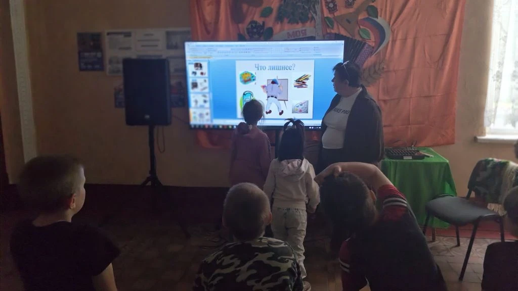 «Мир профессий» – под таким названием прошёл очередной день в пришкольном лагере «Непос...