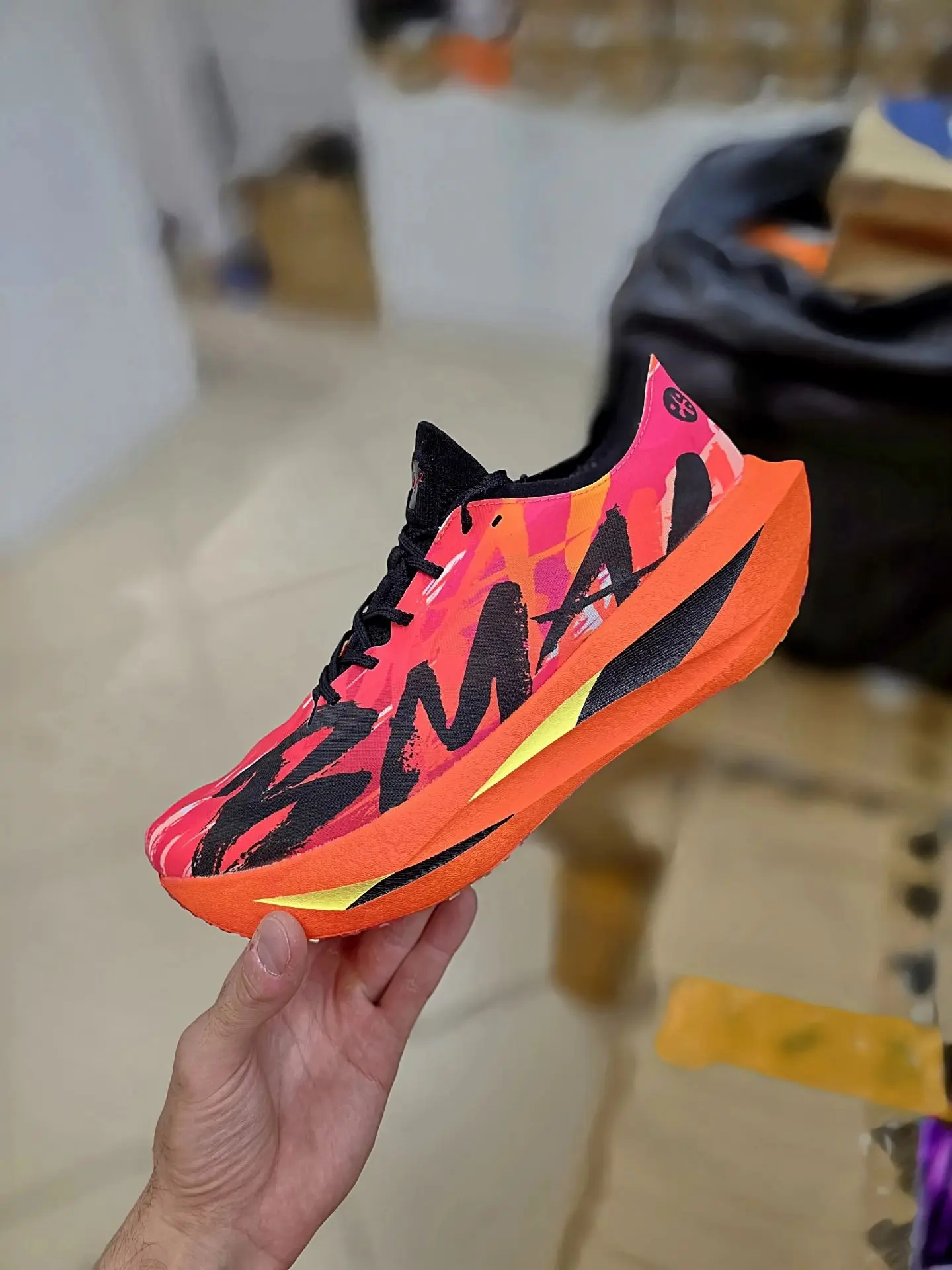 Кроссовки в наличии и под заказ 
Размеры и цену уточняйте max.ru/maxsportshop

Больше товаров по ссы