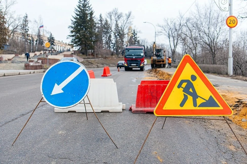 🚧 На Петровском спуске снова займутся ремонтом дороги

В эти выходные в Липецке перекроют Петровски