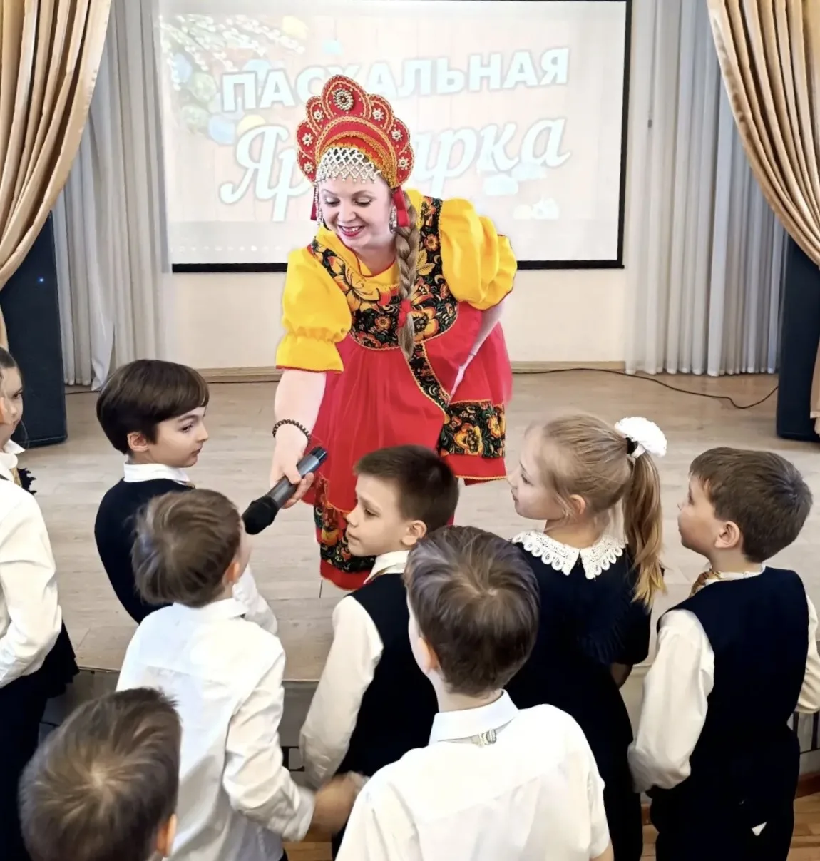 Расступись народ! Широкая ярмарка идет! 🎊Ещё немного праздничного настроения нам с утра 🌺❤️