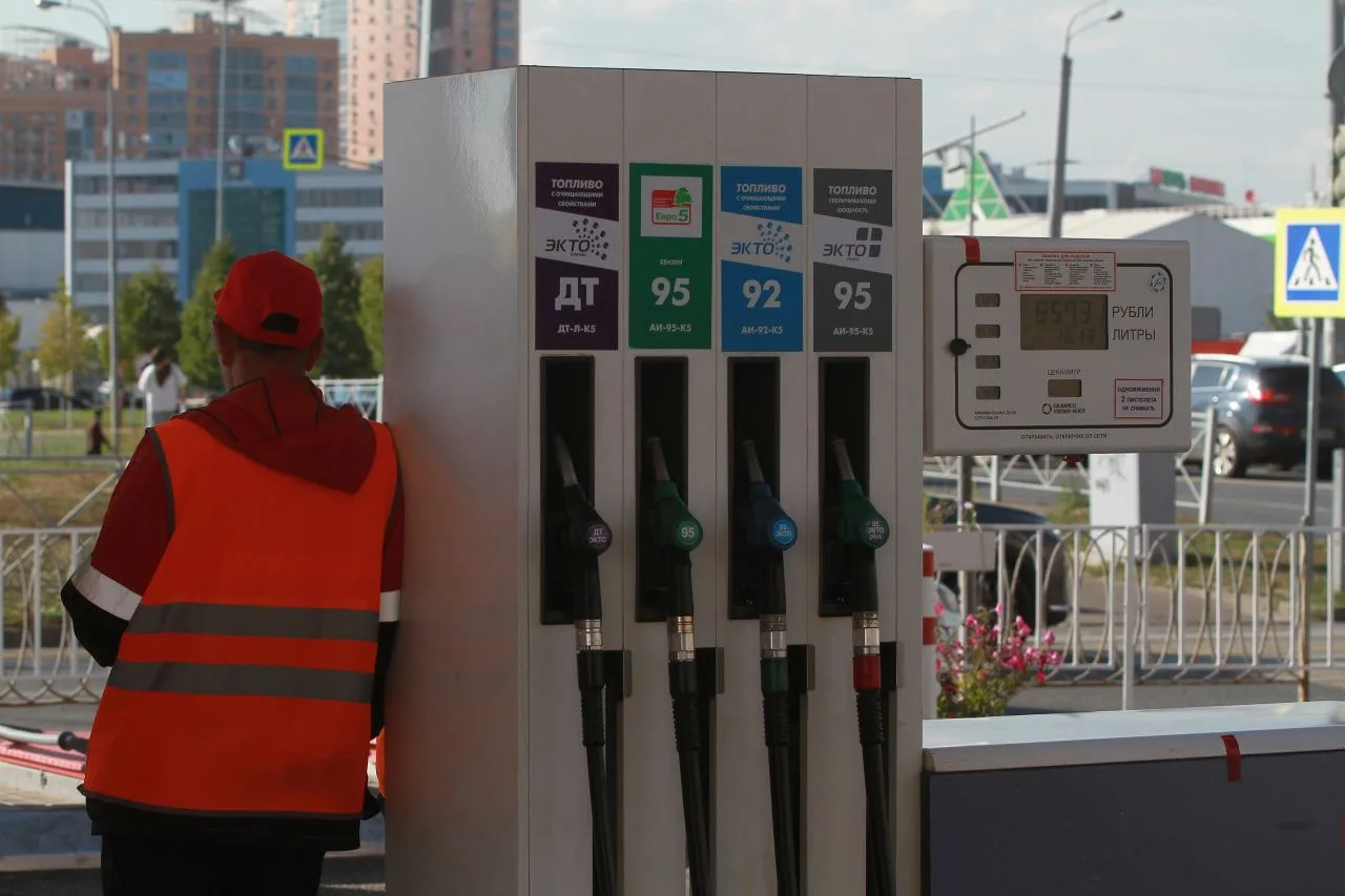 ⛽️ Актуальная ситуация с некоторыми заправками в Казани

На АЗС в городе сохраняются ограничения на 