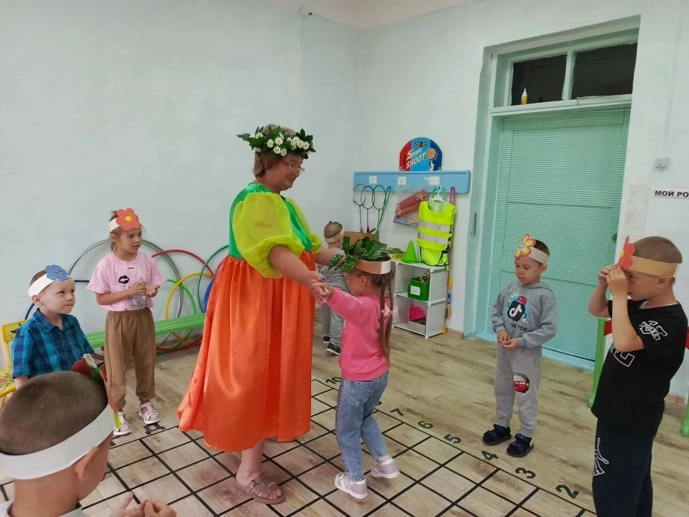 🤗Путешествие в страну цветов с Феей! 🌸

Сегодня в нашей группе было по-настоящему волшебно! ✨ К ре