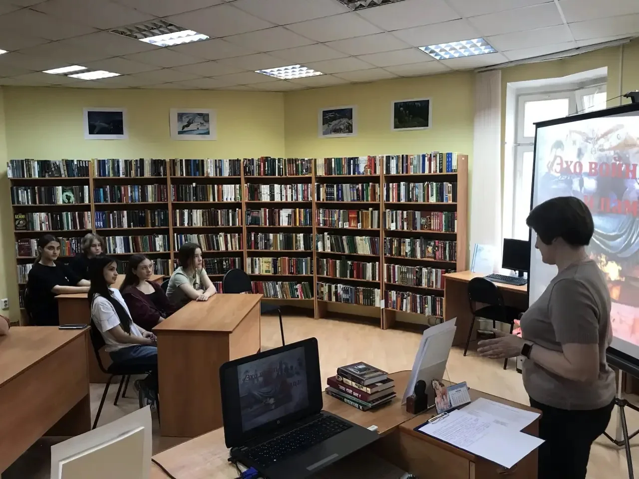 В преддверии праздника Дня Победы в Архангельской библиотеке для учащихся 3-го класса художественног