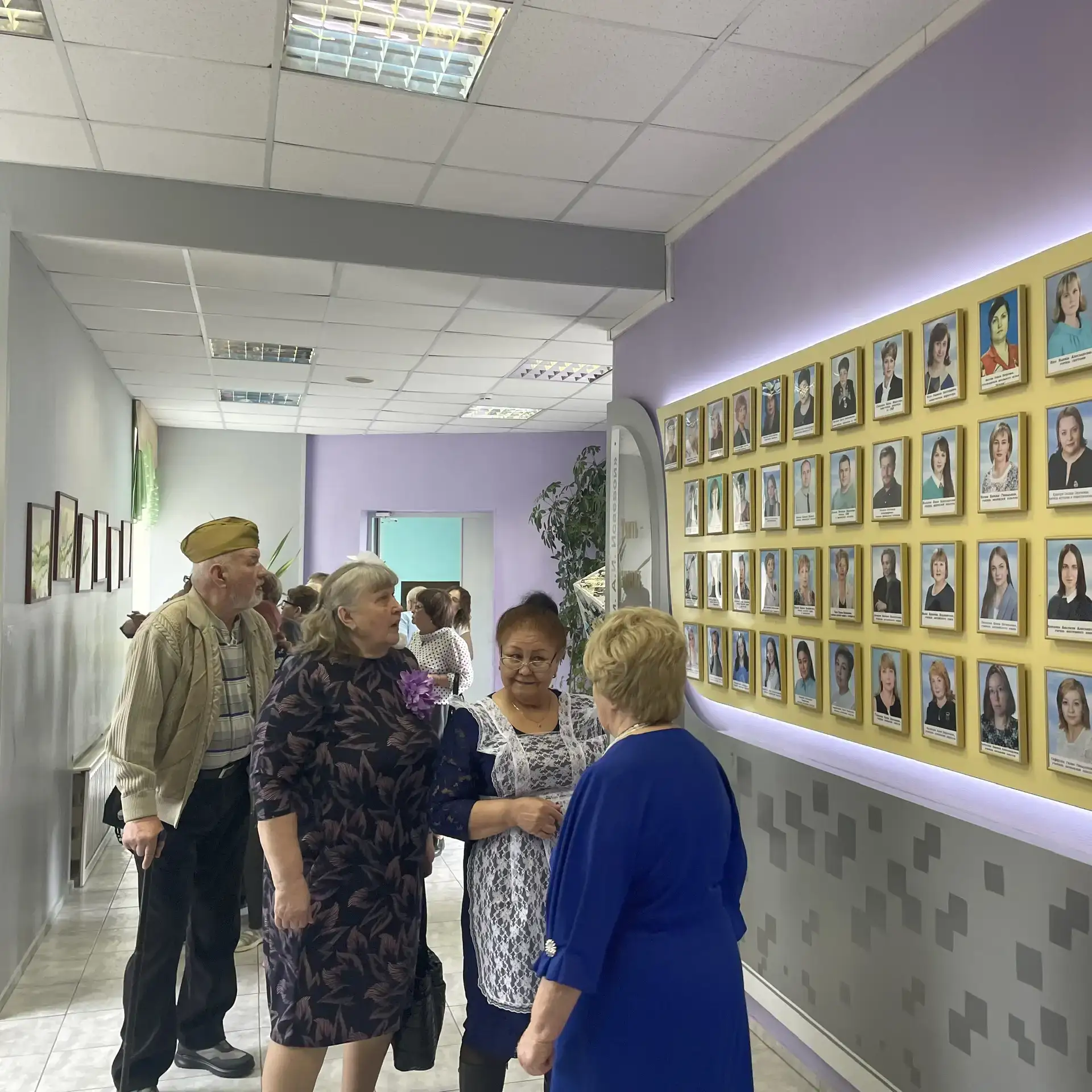 В нашей школе прошёл вечер встречи «золотых выпускников»🎓  1️⃣ мая состоялась долгожданная встреча в