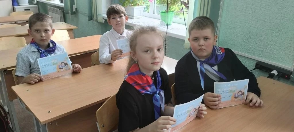 Юные Орлята России 2б класса (кл. руководитель Бенкендорф Т.П.) закончили реализацию очередного трек