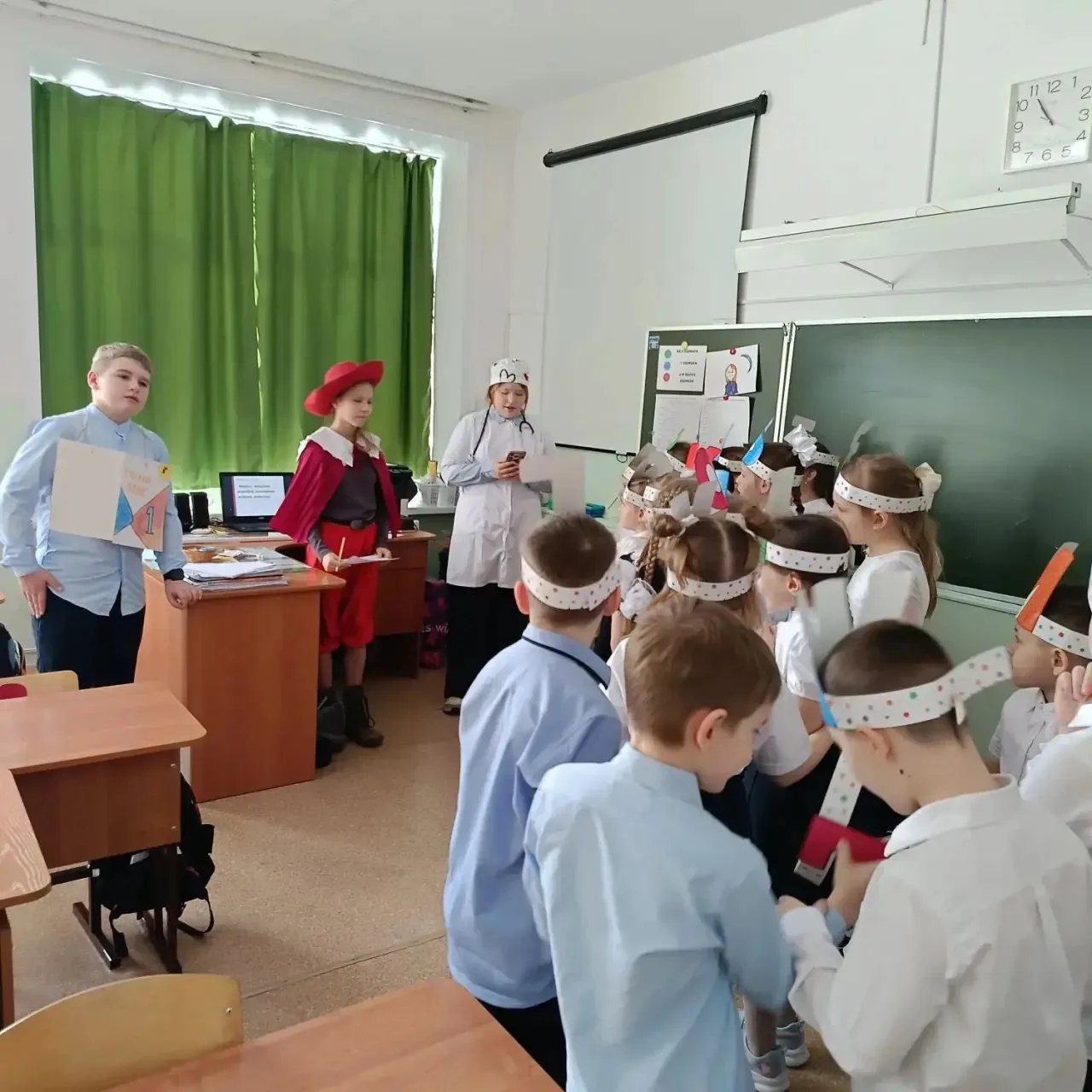 Сегодня для параллели 1-х классов прошло занимательное мероприятие "Прощание с Азбукой! Поздравляем 