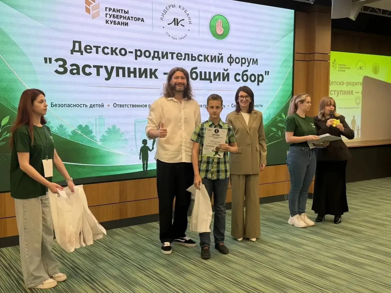 🎉 Мы рады поделиться замечательной новостью о достижениях наших учеников! 🌟 Медведев ...